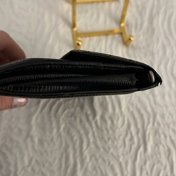 Louis Vuitton epi black wallet - Picture 3 of 11